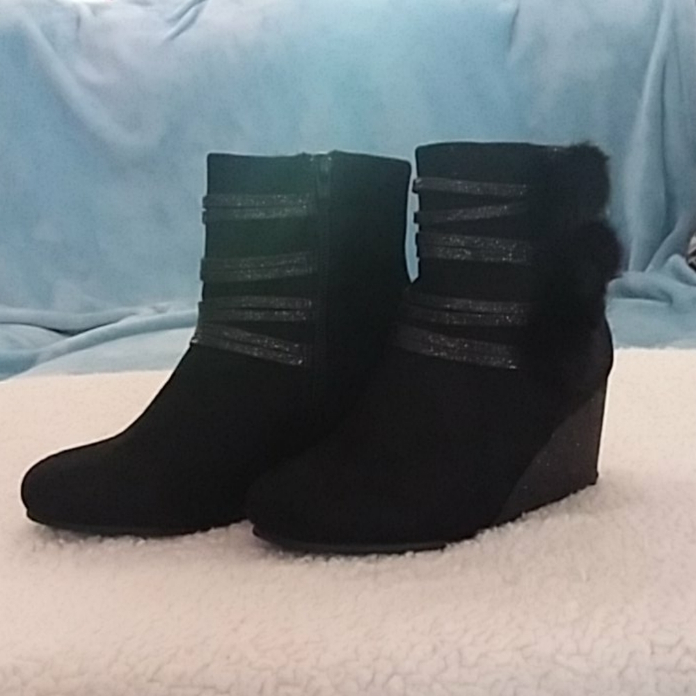 Girls black ankle boots never worn